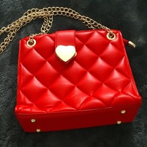 Hang bag purse red classic